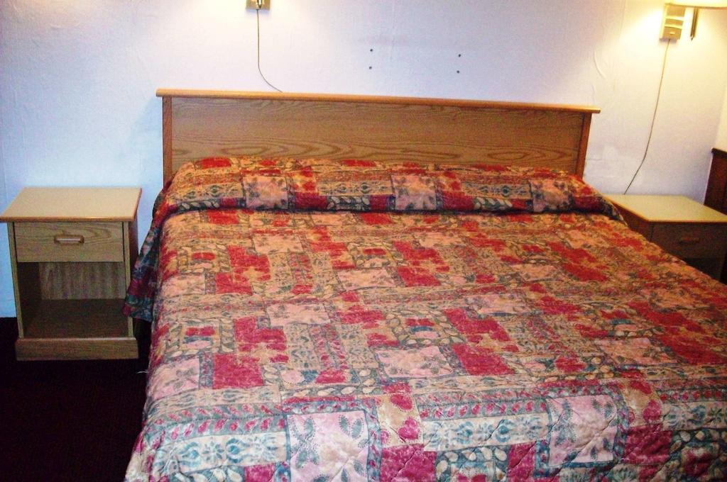 Hilander Motel Mountain Home Room photo